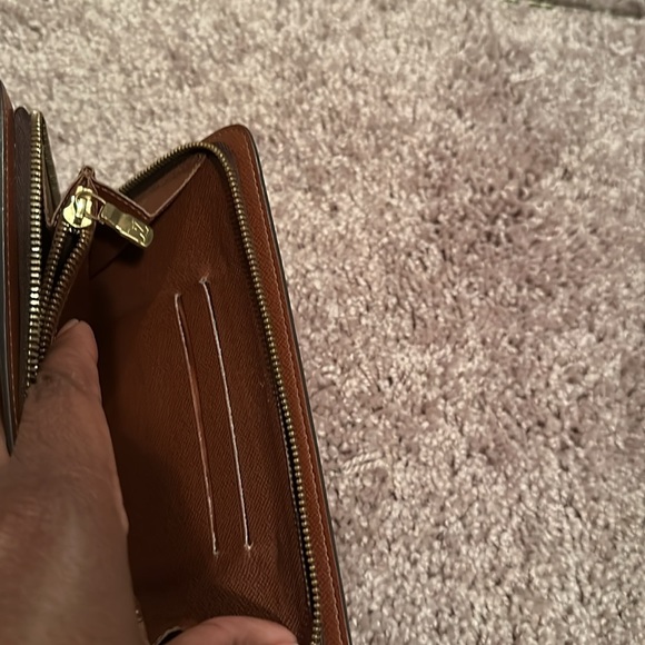 Louis Vuitton Zipper Wallet - Picture 7 of 11